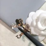 [Eternal Jewelry]CLOVER MEDIUM 1 MOTIFS  PINK MOP DIAMOND EARRINGS - Image 7