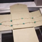 [Eternal Jewelry]CLOVER 20 MOTIFS MALACHITE DIAMOND NECKLACE - Image 4