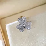 [Eternal Jewelry]CLOVER COMOS DIAMOND EARRINGS SILVER - Image 4