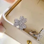 [Eternal Jewelry]CLOVER COMOS DIAMOND EARRINGS SILVER - Image 5