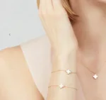 [Eternal Jewelry]CLOVER MINI 9.5MM WHITE MOTHER-OF-PEARL NECKLACE - Image 5