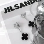 [Eternal Jewelry]CLOVER 2 MOTIFS  DIAMOND ONYX EARRINGS SILVER - Image 5