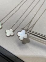 [Eternal Jewelry]CLOVER MEDIUM SILVER WHITE MOP NECKLACE - Image 2