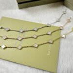 [Eternal Jewelry]CLOVER 6 MOTIF WHITE MOP BRACELET - Image 3