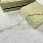 [Eternal Jewelry]CLOVER 6 MOTIF WHITE MOP BRACELET - Image 5