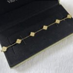 [Eternal Jewelry]CLOVER 6 MOTIF DIAMOND BRACELET - Image 6