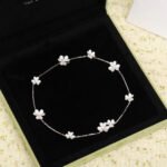 [Eternal Jewelry]FRIVOLE SILVER 9 FLOWERS NECKLACE - Image 3