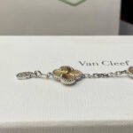 [Eternal Jewelry]CLOVER  5 MOTIFS  CHRISTMAS LIMITED EDITION BRACELET - Image 3