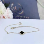 [Eternal Jewelry]CLOVER ONYX SINGLE FLOWER BRACELET - Image 2
