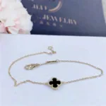 [Eternal Jewelry]CLOVER ONYX SINGLE FLOWER BRACELET - Image 3
