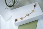 [Eternal Jewelry]CLOVER 5 MOTIFS DARK MOP AND DIAMONDS PINK GOLD BRACELET - Image 3