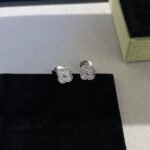 [Eternal Jewelry]CLOVER MINI DIAMOND STUD EARRINGS - Image 5