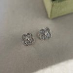 [Eternal Jewelry]CLOVER MINI DIAMOND STUD EARRINGS - Image 7